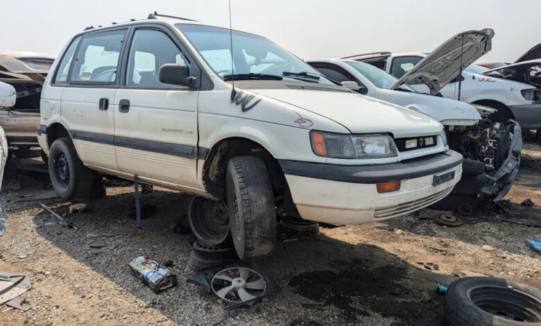 Junkyard Gem: 1993 Eagle Summit Wagon