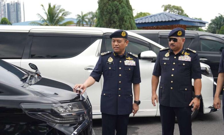 JPJ seizes 21 luxury MPVs doing illegal ‘kereta sapu’ biz – some charging RM1k for KL-Singapore trip