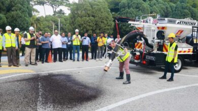 Selangor state government using Jetpatcher machine for road repair; just 15 minutes required per pothole