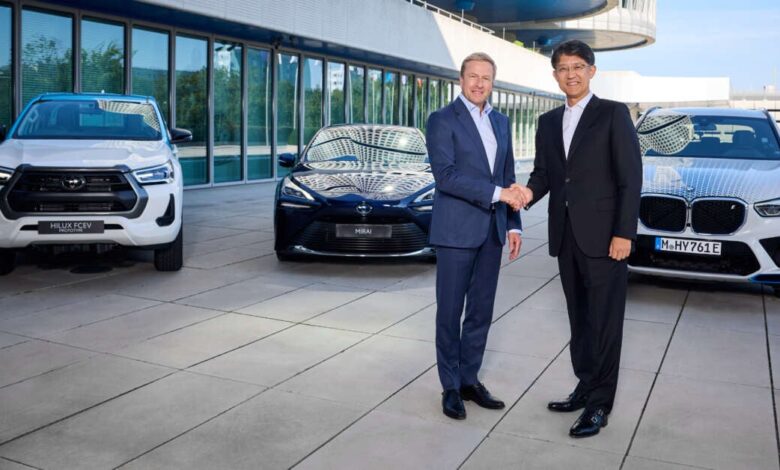 BMW's production fuel cell electric car to debut in 2028; fuel cell powertrain to be jointly developed with Toyota