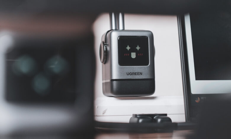 Safe, Fast, and Quirky: Ugreen’s New Uno Robot GaN Chargers for Portable Devices