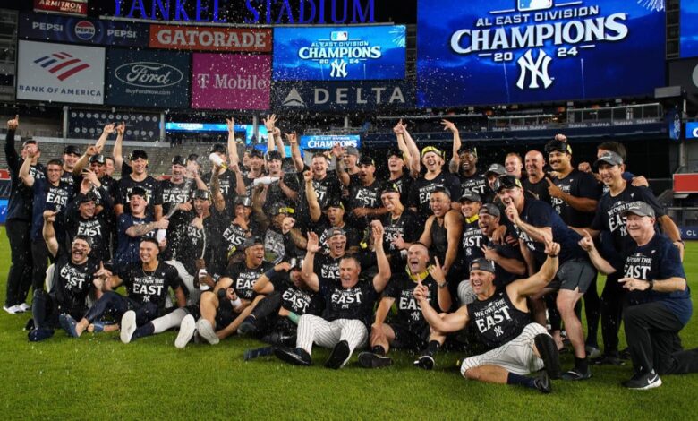 Yankees and Dodgers win championship; The Cowboys beat the Giants but lost key players